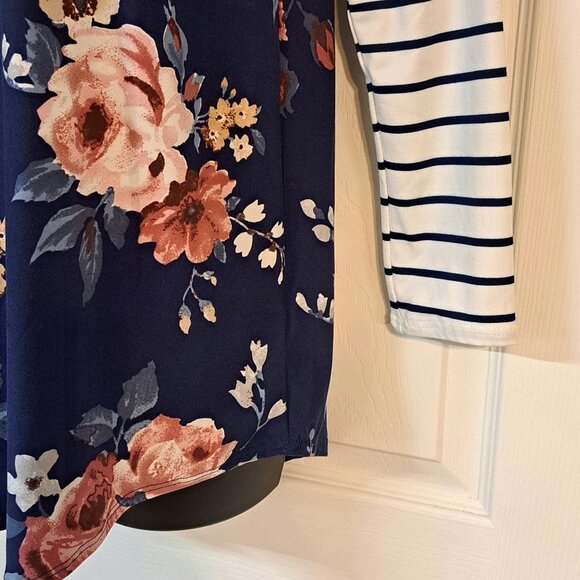 Reborn J Blue Flowered Pullover Top - Picture 4 of 8